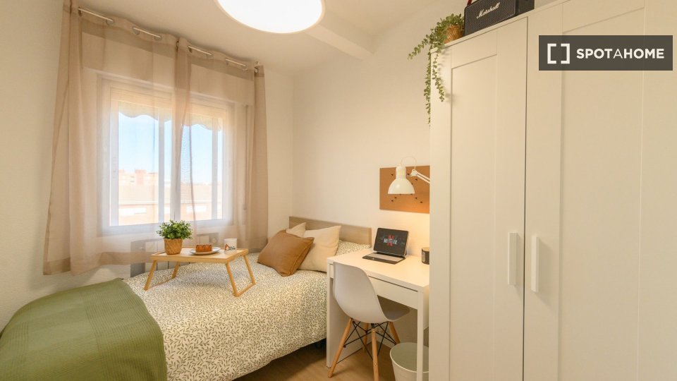 Double room Madrid, 4 beds — photo 36