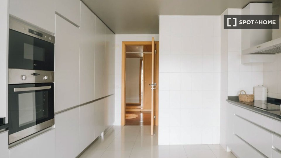 Apartment Lisbon, 3 beds — photo 14