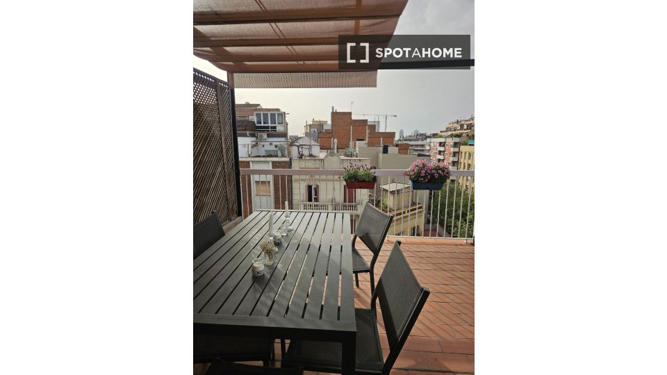 Double room Barcelona, 1 bed, 130m² — photo 9
