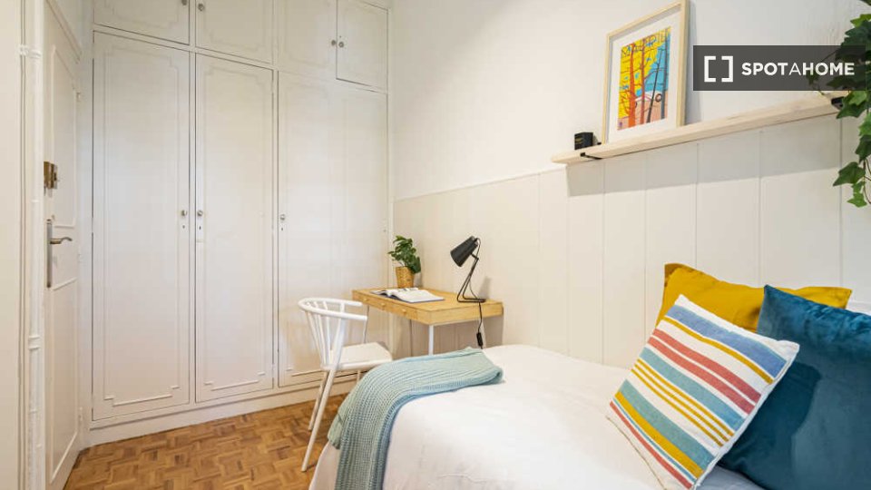 Double room Madrid, 6 beds — photo 27