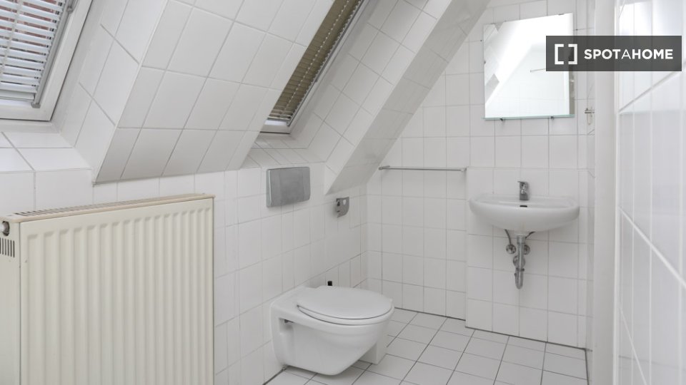 Double room Berlin, 4 beds, 105m² — photo 12