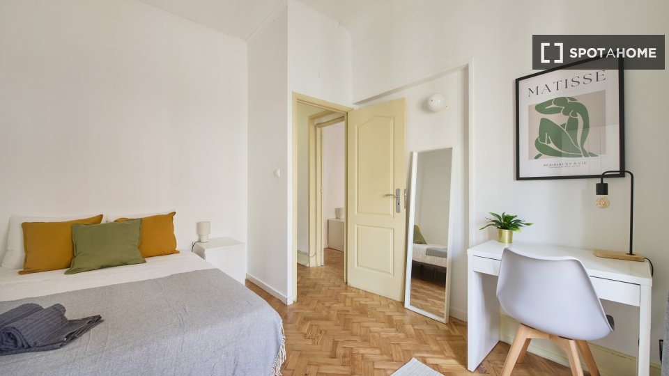 Double room Lisbon, 5 beds — photo 4