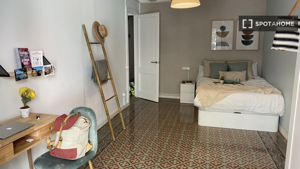 Double room Barcelona, 5 beds, 140m² — photo 7