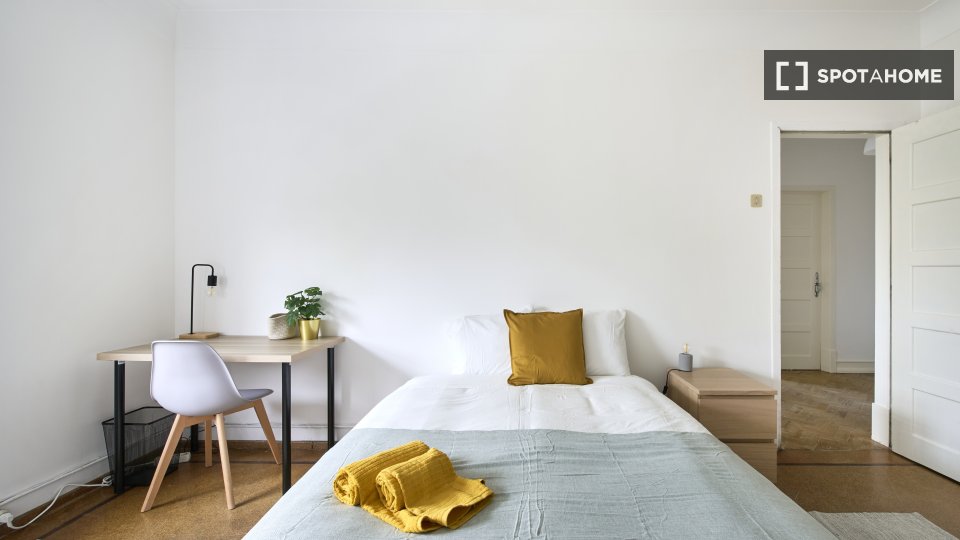 Double room Lisbon, 9 beds — photo 16