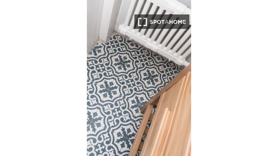 Double room Madrid, 10 beds, 380m² — photo 17