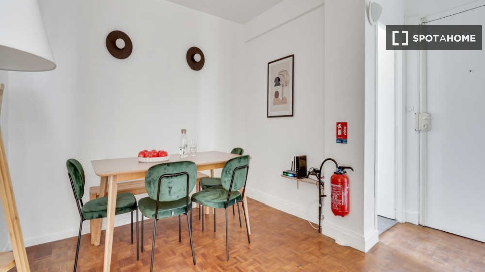 Double room Paris, 9 beds, 180m² — photo 19