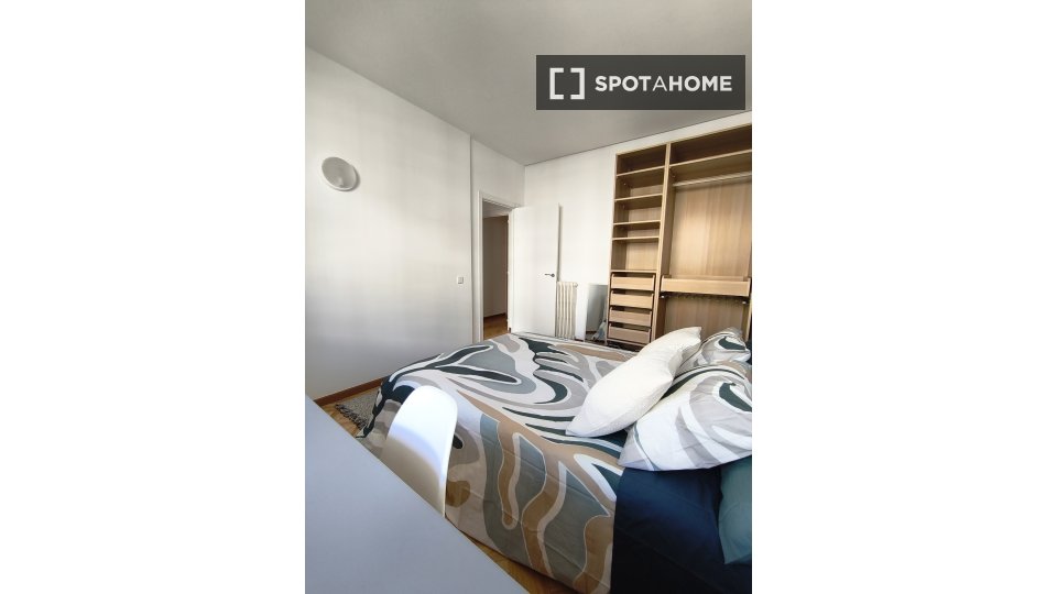 Double room Madrid, 7 beds, 132m² — photo 4