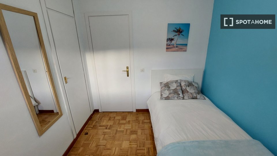 Double room Madrid, 4 beds, 100m² — photo 19