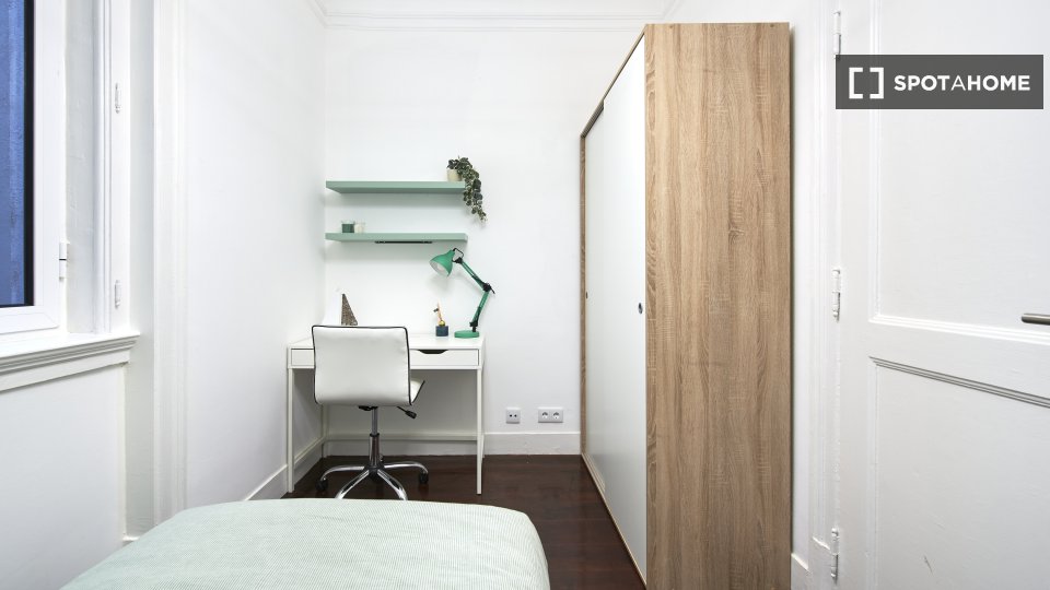 Double room Lisbon, 8 beds — photo 12