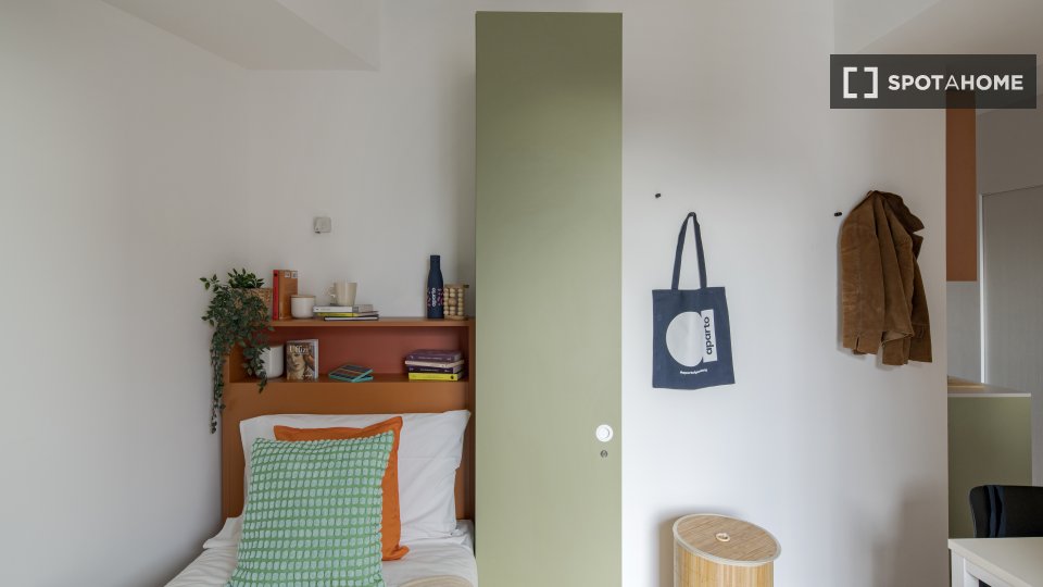 Double room Florence, 2 beds, 21m² — photo 1