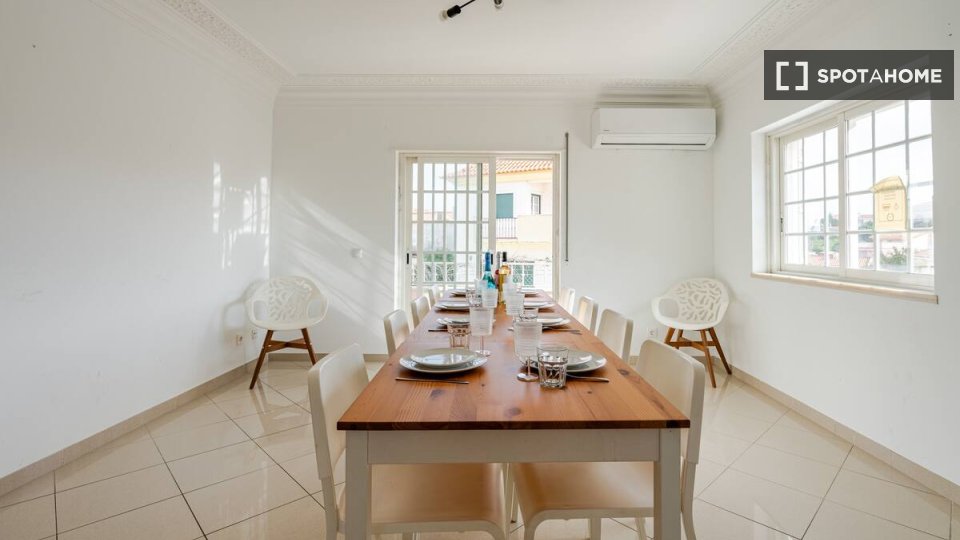 Double room Lisbon, 5 beds — photo 14