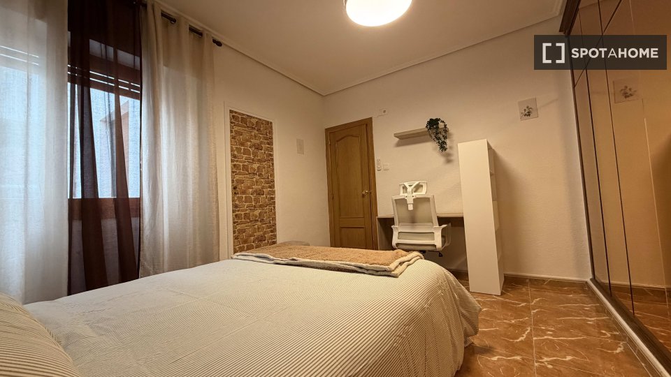Habitación doble Valencia, 5 habitaciones — foto 12