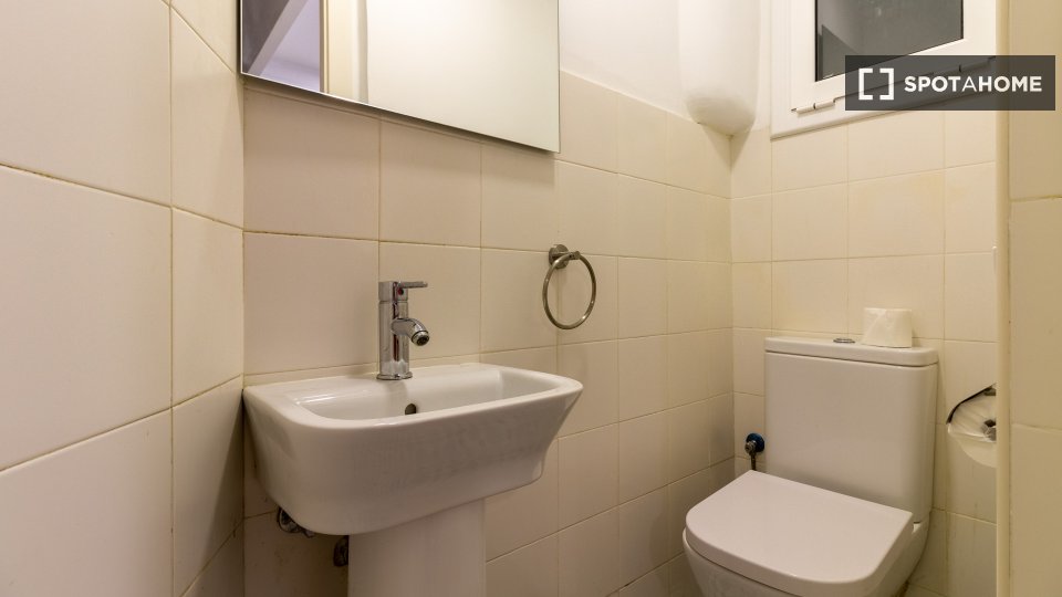 Apartment Barcelona, 2 beds, 50m² — photo 2