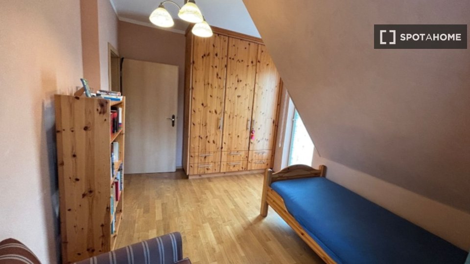 Double room Berlin, 1 bed, 14m² — photo 9
