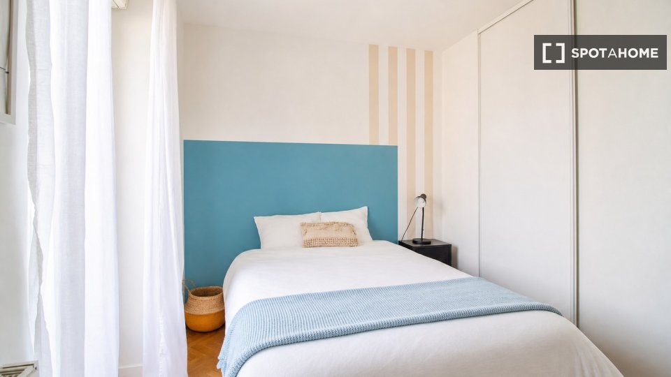 Chambre double Paris, 4 chambres — photo 31