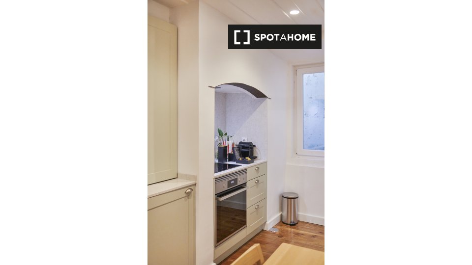 Apartment Lisbon, 1 bed — photo 19