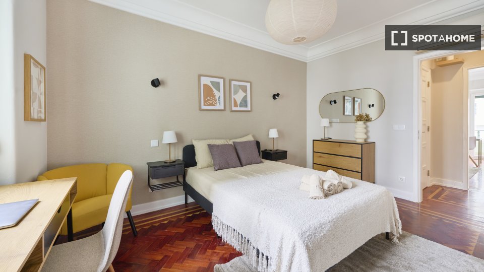 Double room Lisbon, 6 beds — photo 12