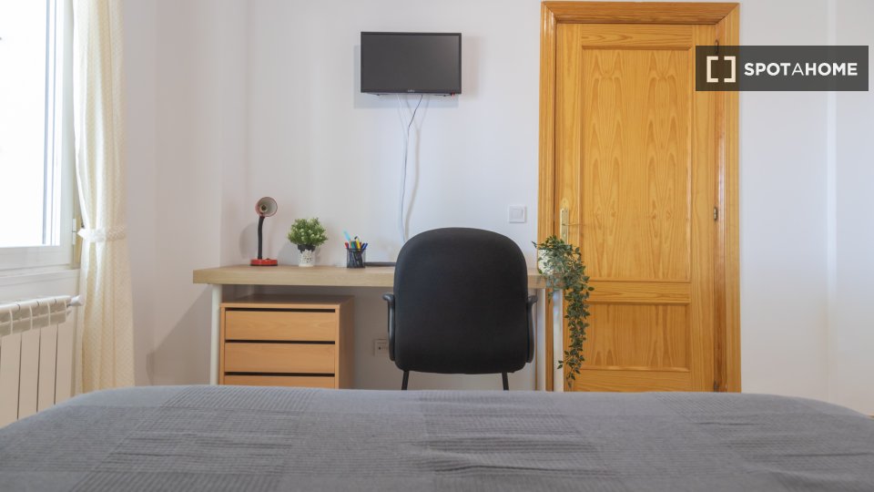 Double room Madrid, 5 beds — photo 6