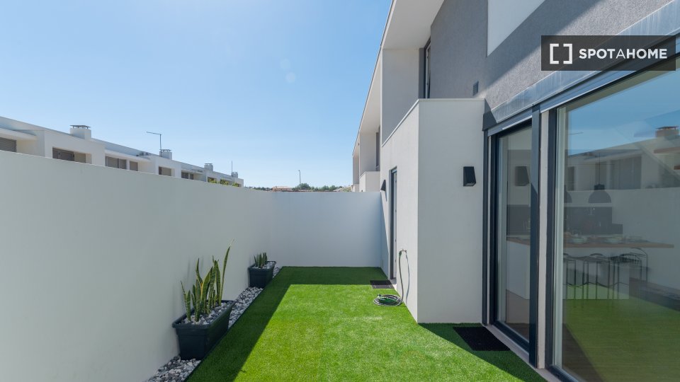 Apartment Lisbon, 2 beds, 147m² — photo 14