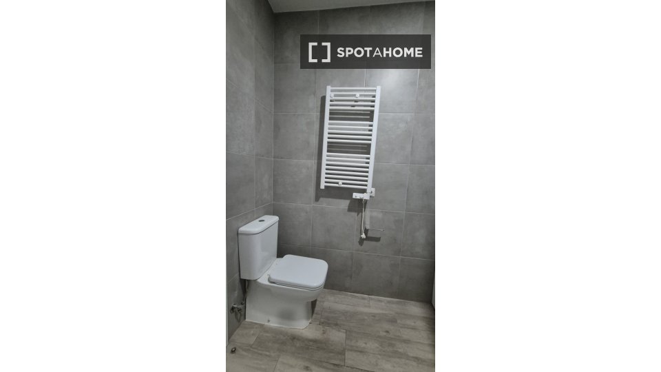 Appartamento con 2 camere da letto in affitto a Ventas, Madrid - in Madrid