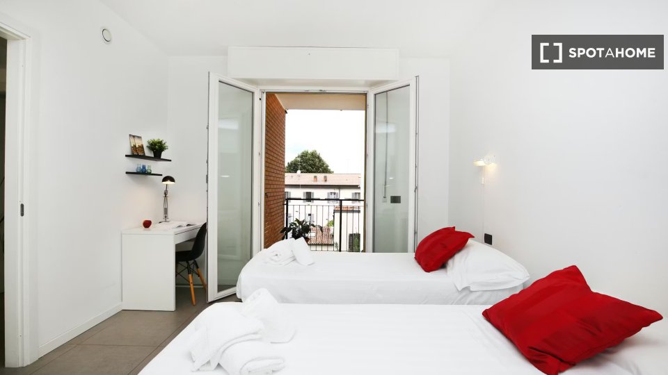 Double room Milan, 5 beds — photo 28