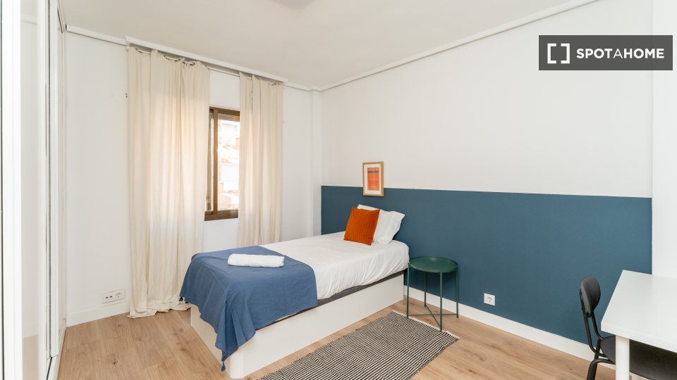 Double room Madrid, 5 beds — photo 18