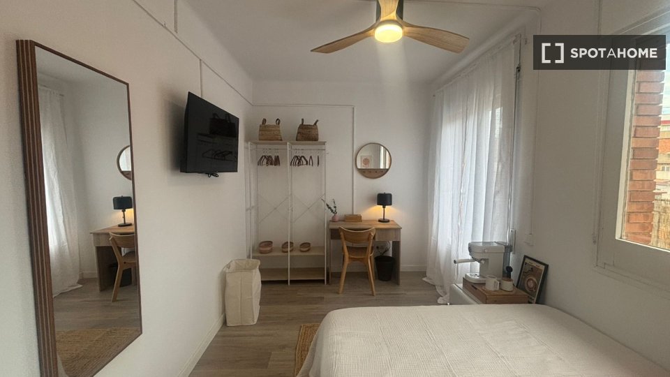 Double room Barcelona, 8 beds, 220m² — photo 18