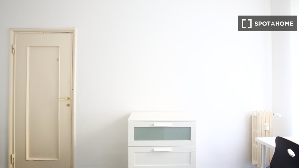 Double room Milan, 7 beds, 178m² — photo 3