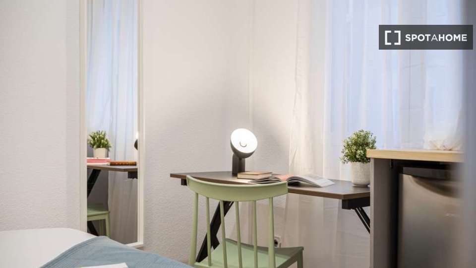 Double room Madrid, 25 beds — photo 8