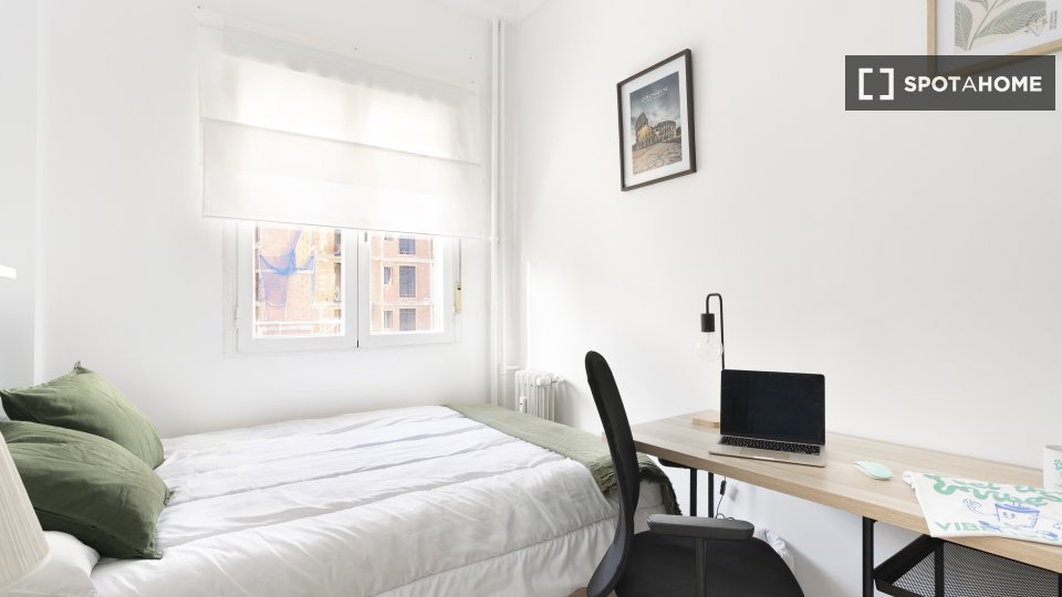 Double room Madrid, 5 beds — photo 15