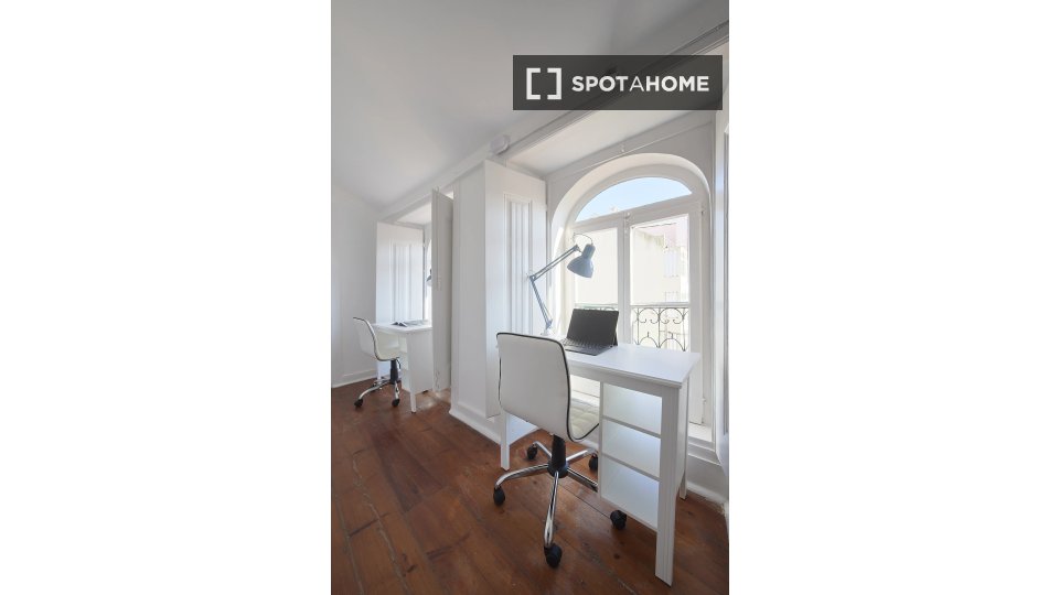 Double room Lisbon, 13 beds — photo 8