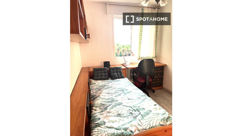 Double room Granada, 3 beds, 110m² — photo 48