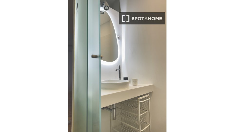 Apartment mono Lisbon, 47m² — photo 17