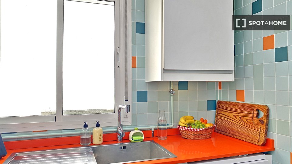 Double room Madrid, 3 beds, 9m² — photo 7