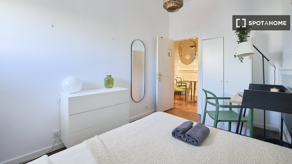 Double room Lisbon, 11 beds — photo 47