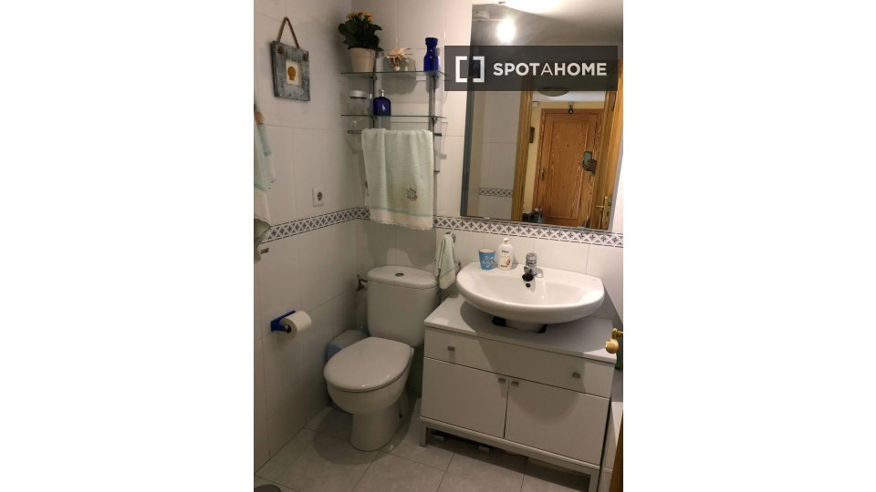 Double room Alicante, 2 beds, 80m² — photo 7