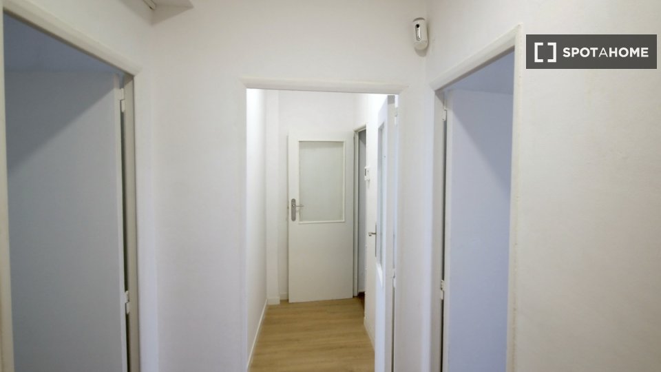 Double room Madrid, 4 beds — photo 13