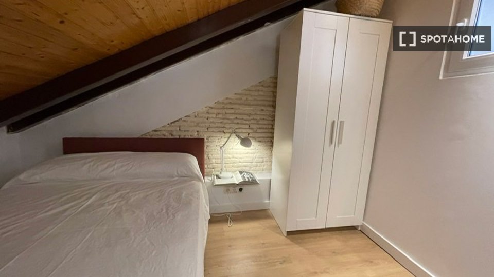 Double room Madrid, 18 beds — photo 8