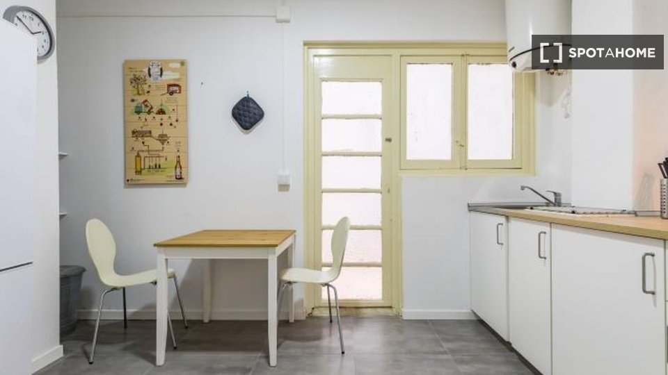 Habitación doble Valencia, 8 habitaciones — foto 15