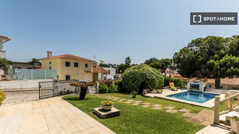 Apartment Lisbon, 3 beds, 152m² — photo 13