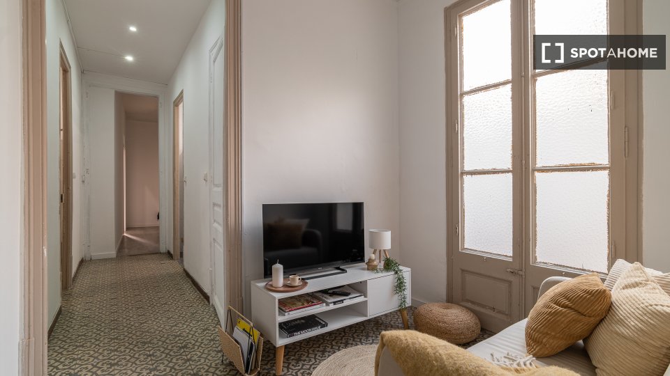 Double room Barcelona, 7 beds, 121m² — photo 13
