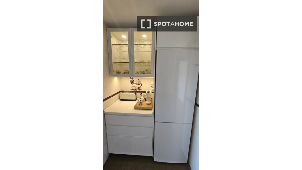 Double room Malaga, 3 beds, 80m² — photo 9