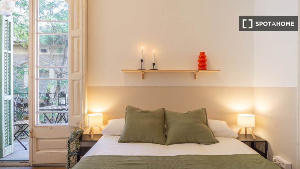 Double room Barcelona, 5 beds, 120m² — photo 13