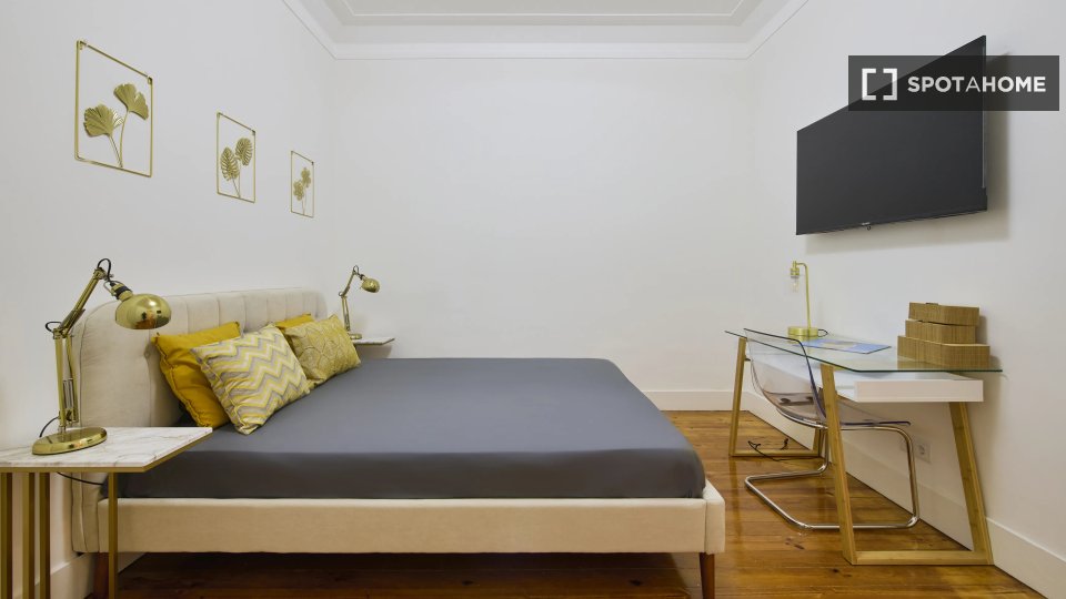 Double room Lisbon, 6 beds — photo 12