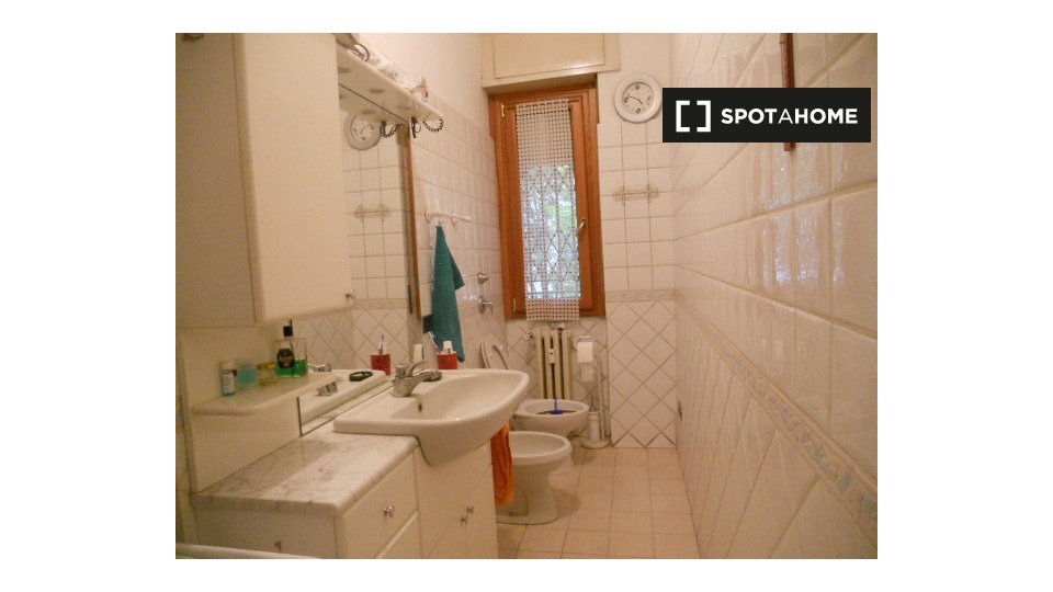 Double room Milan, 1 bed — photo 7