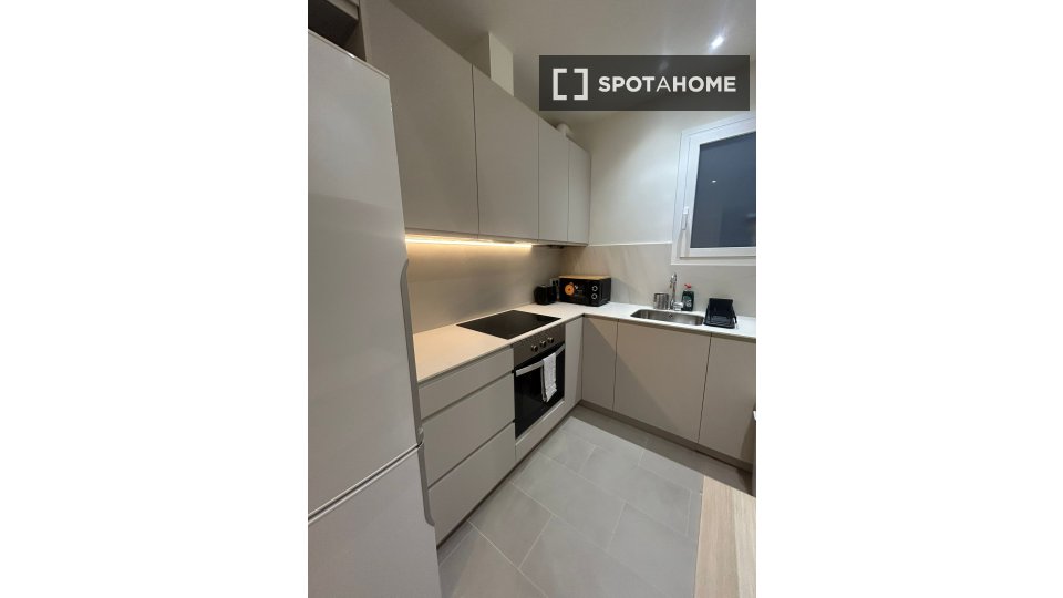 Double room Barcelona, 5 beds, 100m² — photo 10
