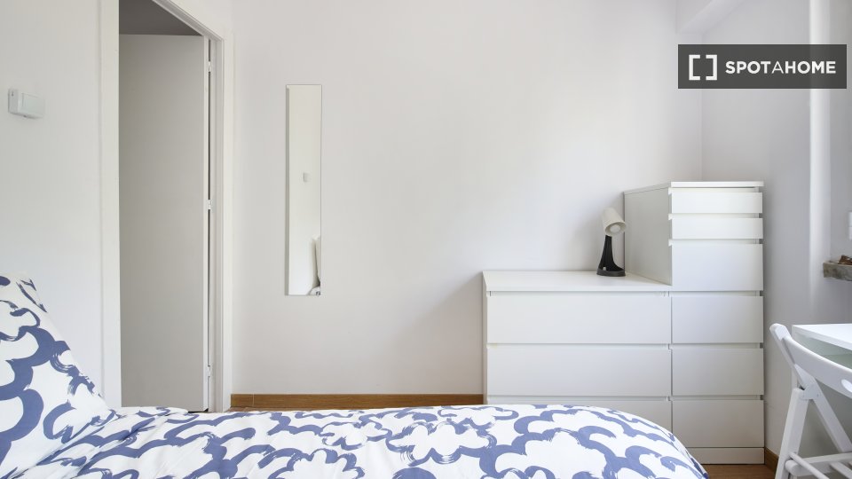 Double room Lisbon, 7 beds — photo 17