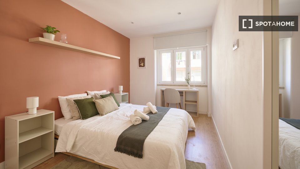 Double room Lisbon, 4 beds — photo 6