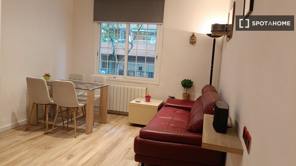 Apartment Barcelona, 2 beds, 60m² — photo 1