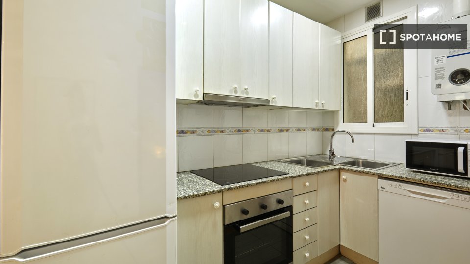 Apartment Barcelona, 4 beds, 80m² — photo 54